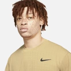 Nike Men's Dri-FIT Breathe Slam Top (Parachute Beige) 6 Nike Men's Dri-FIT Breathe Slam Top (Parachute Beige) -Sports Gear Sales Store CV3840 297 PHSYM001 3144