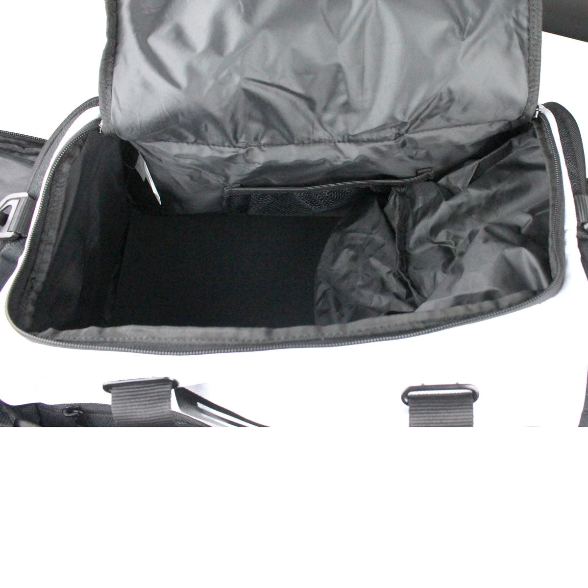 Head Novak Djokovic Duffel Bag (White/Black) 2 Head Novak Djokovic Duffel Bag (White/Black) - Image 2